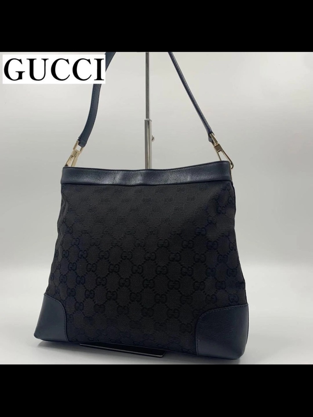 GUCCI Black GG Canvas Shoulder Bag